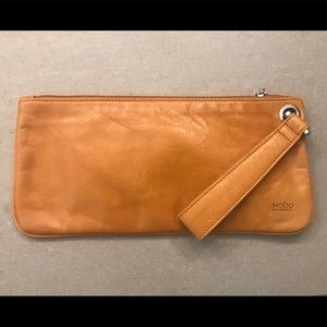 Hobo wristlet clutch
